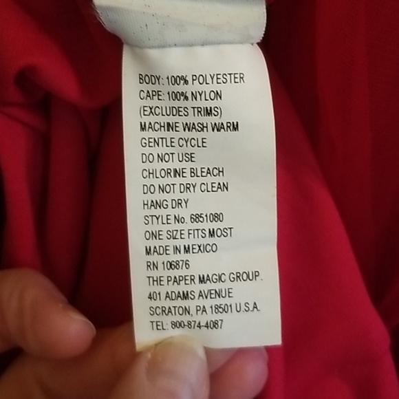 Sexy Vampiress/ devil jumpsuit Costume in red w cape - Picture 7 of 7